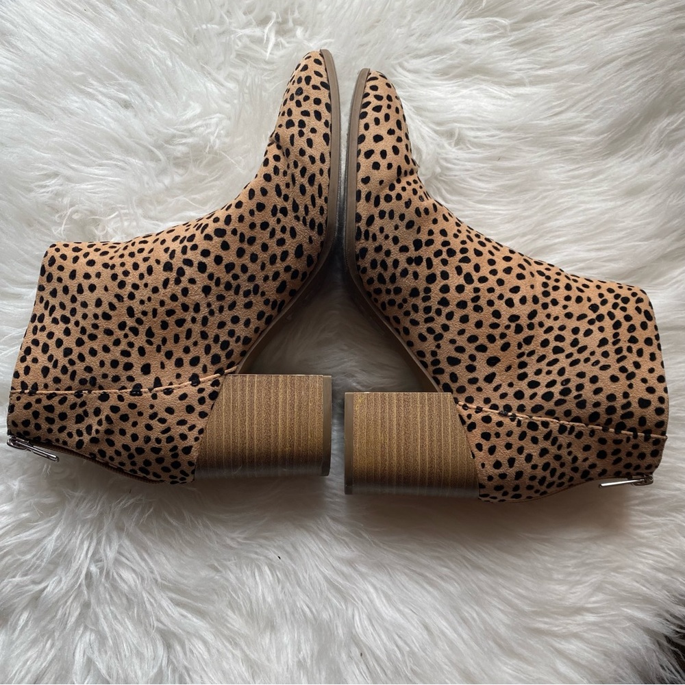 Size 8 Cheetah Print Booties w/heel